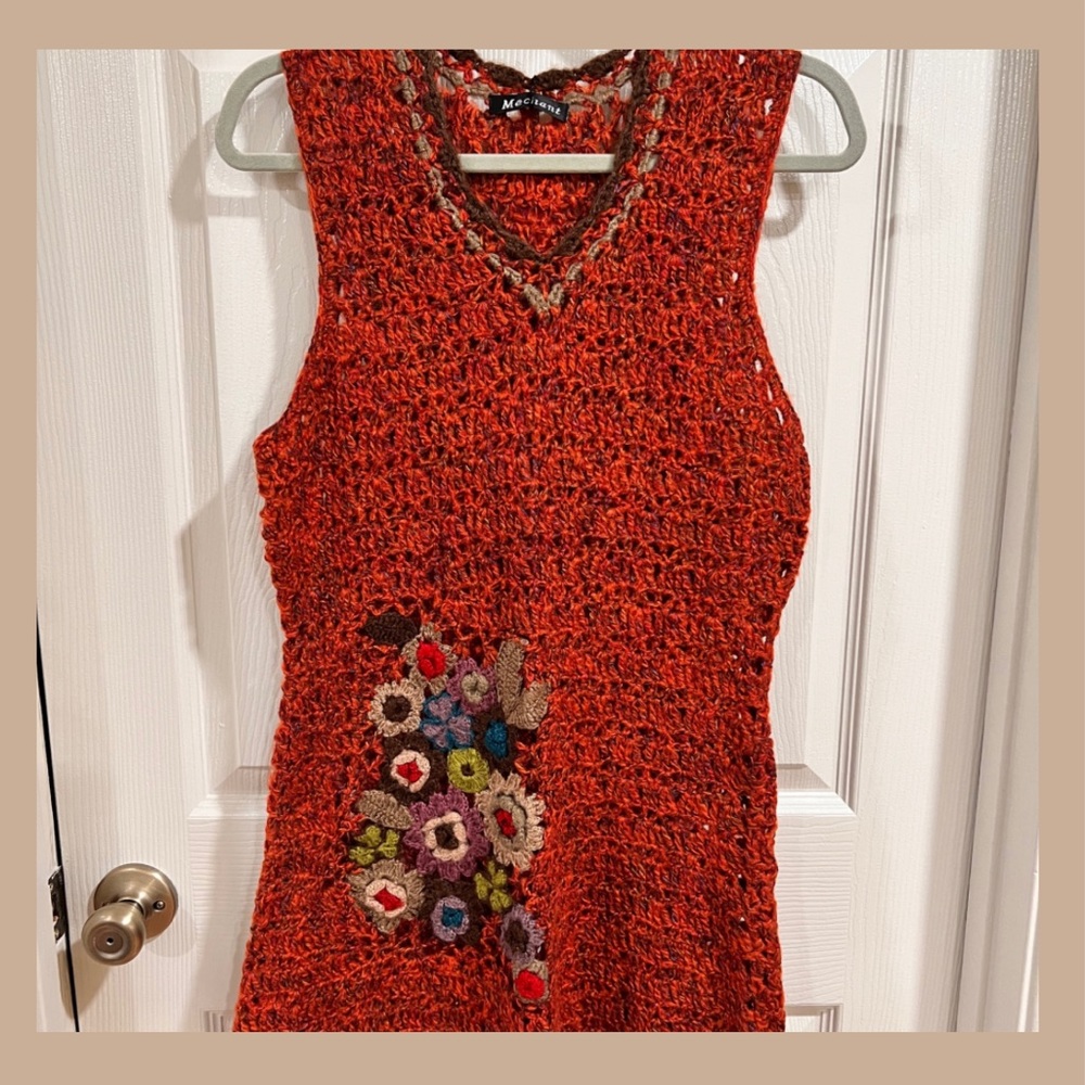 BRAND NEW! MERCHANT size L/XL rust v-neck sleeveless crochet dress.